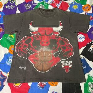 Vintage 1996 NBA Chicago Bulls Mascot Logo Faded Basketball Tee